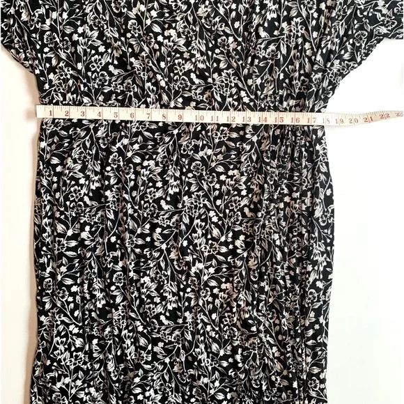 Old Navy Dress Size 3X Waist-Defined Plus-Size Wrap-Front Dress Black Floral - Picture 11 of 14
